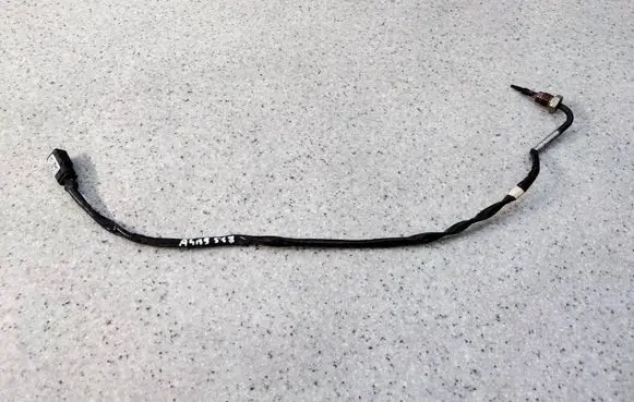 Audi A4 S4 B9 Oil temperature sensor 8W0906088E53 8W0906088E