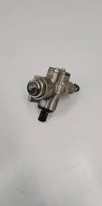 Volkswagen Touran I Fuel injection high pressure pump 03C127023