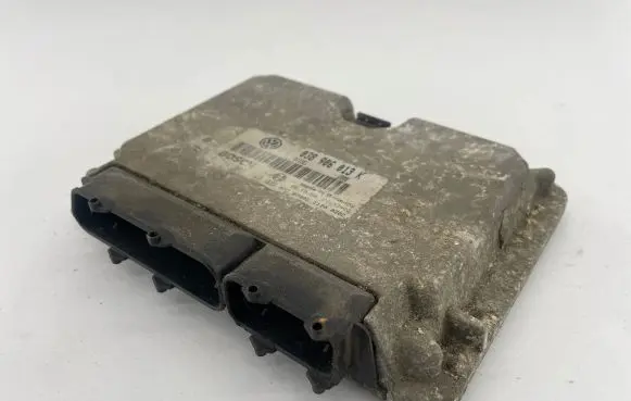 Volkswagen Polo III 6N 6N2 6NF Engine control unit/module 038906013K 0281001749 28SA3403