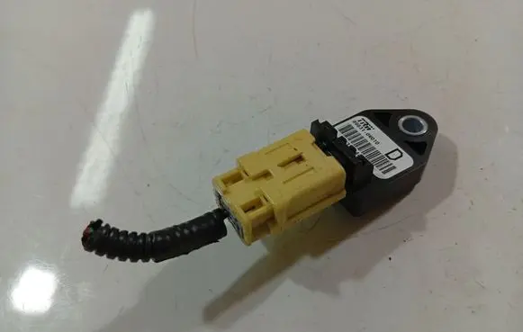 Toyota Corolla Verso AR10 Airbag deployment crash/impact sensor 898310W010