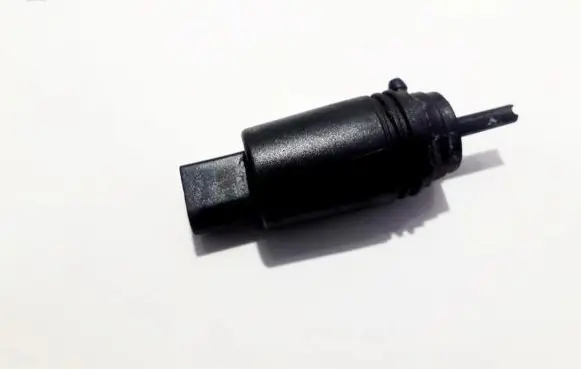 BMW 5 E39 Windscreen/windshield washer pump 67128377612