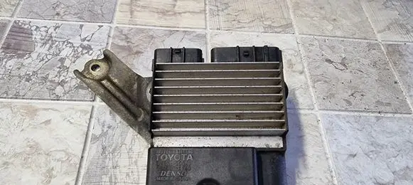 Toyota Avensis T250 Fuel injection control unit/module 8987120040 1310001140
