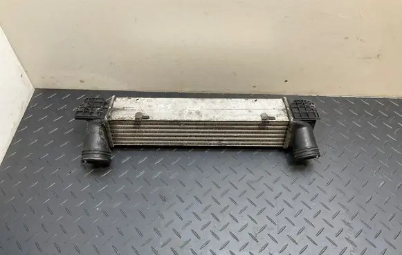 BMW 3 E90 E91 Intercooler radiator 7798788