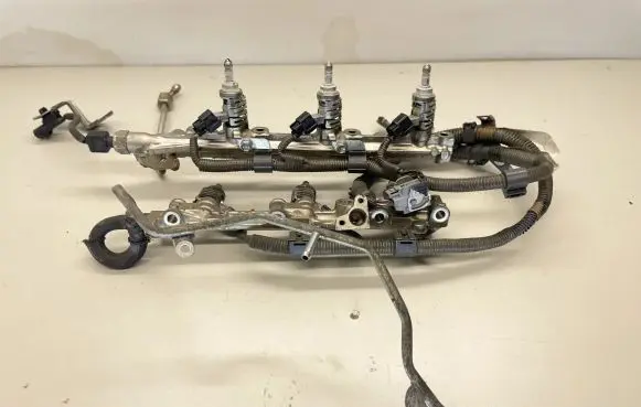 Lexus GS 250 350 300H 450H Fuel injectors set 8212730040 2325031030