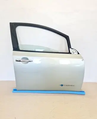 Nissan Leaf II (ZE1) Front door