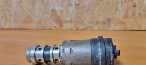 BMW 7 E65 E66 Camshaft vanos timing valve 11361707323