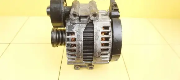 BMW 5 E60 E61 Generator/alternator 28SP10