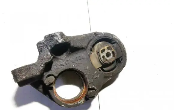 Peugeot Partner Engine mount bracket