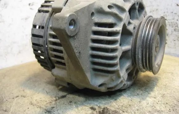Renault Scenic I Generator/alternator VALEO75A7700424585