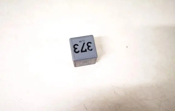 Volkswagen PASSAT B5 Other relay 8d0951253a v23134-b52-x301