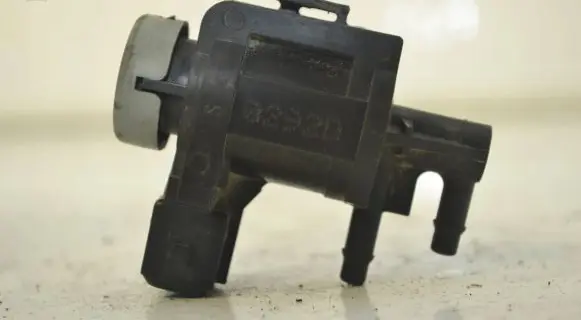 Audi A4 S4 B7 8E 8H Turbo solenoid valve 1J0906283A