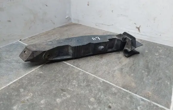 Audi A3 S3 8L Front bumper mounting bracket 8L0807184D
