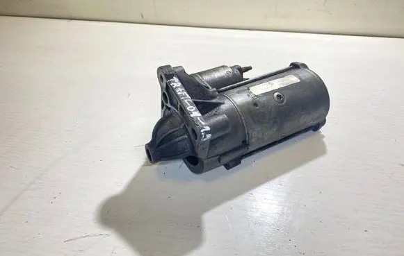 Renault Trafic II (X83) Starter motor 7700116260C D7R44
