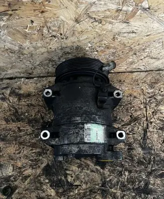 Volvo XC90 Air conditioning (A/C) compressor (pump)