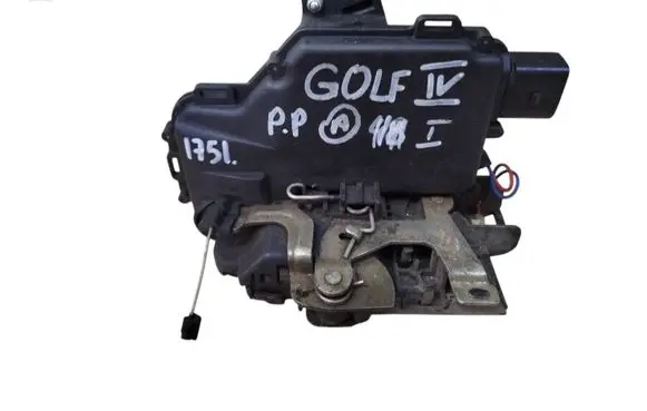 Volkswagen Golf IV Front door lock 3B1837015A