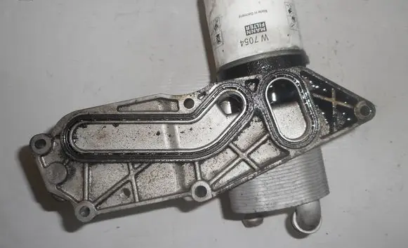 Ford Mondeo MK V Oil filter mounting bracket HG9Q6B624BA