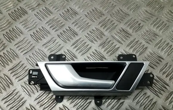 Audi A6 S6 C6 4F Front door interior handle 4F0839019