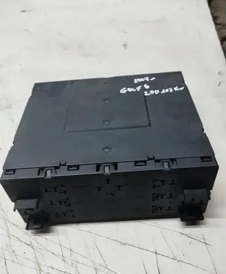 Volkswagen Golf V Comfort/convenience module 3C0937049AE H52AS2002 F005V00631