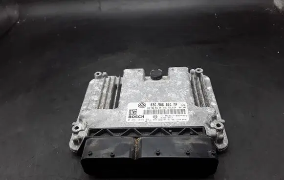 Volkswagen Touran I Engine control unit/module 03G906021MP 0281014041 1039S18917