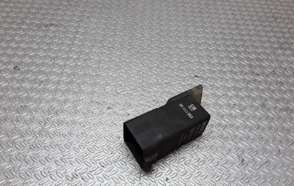 Chevrolet Nubira Glow plug pre-heat relay 96440063