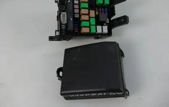 Hyundai Tucson LM Fuse module 91950-2S010