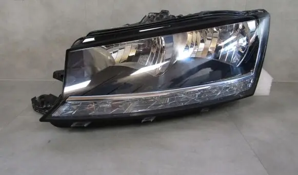 Skoda Fabia Mk3 (NJ) Headlight/headlamp 6V1941015D