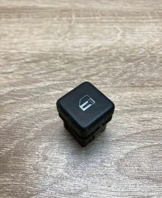 BMW 5 E39 Central locking switch button 8360828