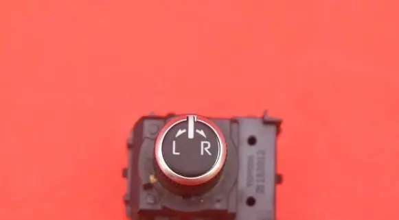 Toyota Corolla E10 Mirror heating switch 183912