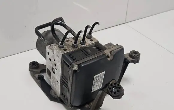 BMW X5M E70 ABS Pump 6854702 6854704