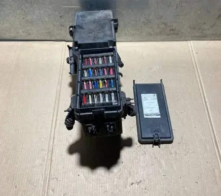 Mercedes-Benz E W124 Fuse box set 1245401750 08877602 1245451500