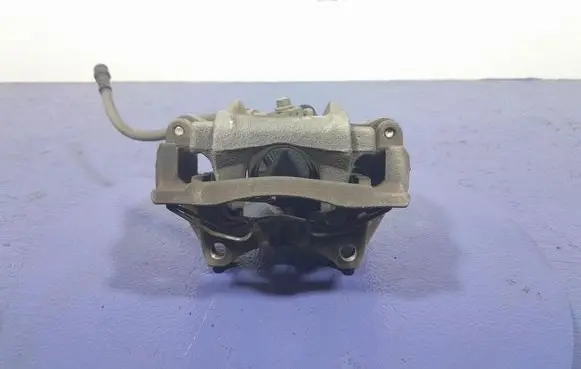 Skoda Octavia 985 Rear brake caliper 5R3615405A