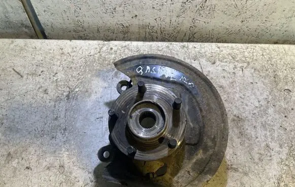 Nissan Qashqai+2 Front wheel hub