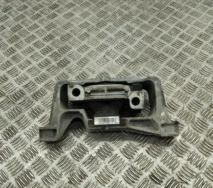 Mercedes-Benz GLA W156 Engine mount bracket A2462402617