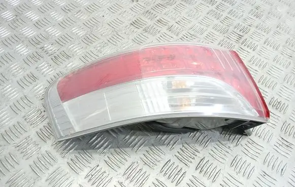 Toyota Avensis T270 Rear/tail lights