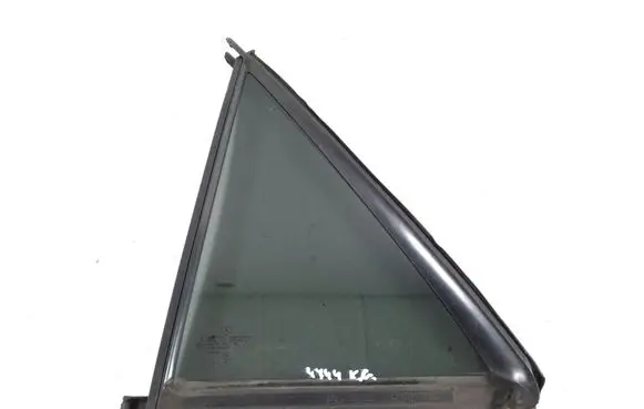 Mercedes-Benz ML W164 Rear vent window glass A1647302555