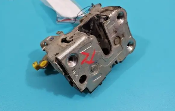 Iveco Daily 4th gen Rear door lock IMPRK1423679