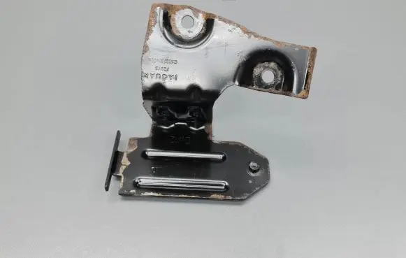 Jaguar XF X250 Radiator mount bracket FB6VB CX237B142EA