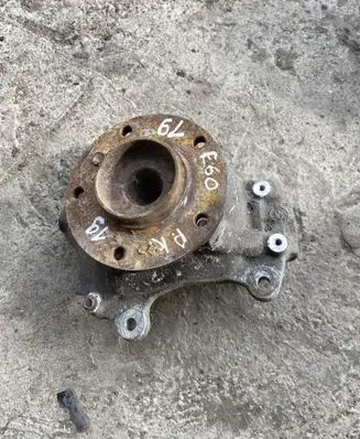 BMW 5 E60 E61 Front wheel hub 6760957