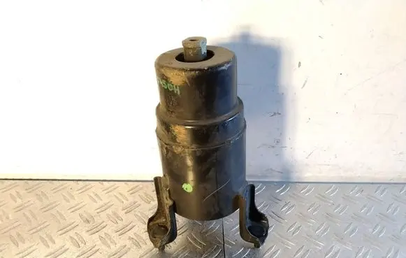 Engine mount bracket