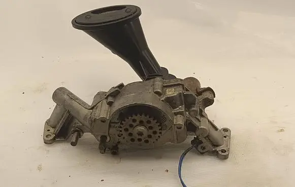 Chrysler Pacifica Oil pump 04893782 04893807AE
