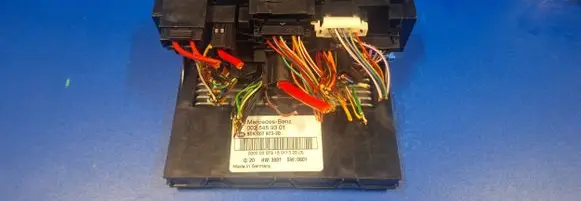 Mercedes-Benz C W203 Fuse box set 0025459301