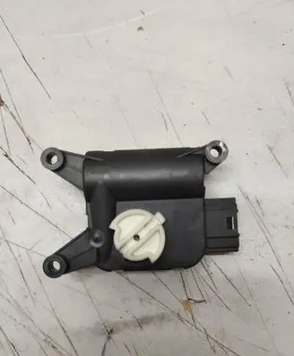 Audi A6 S6 C6 4F Air flap motor/actuator 0132801358 03040701 CZ1168803032