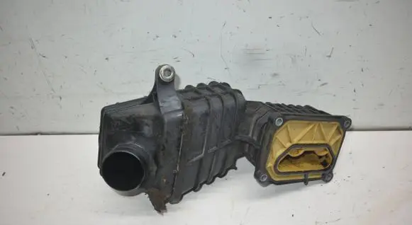 Volkswagen Tiguan Air intake duct part 03C145755J