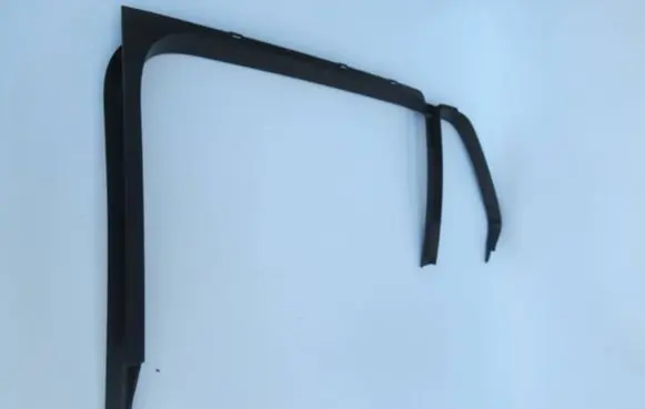 Volvo V60 Rear door glass trim molding 1302143 76GM