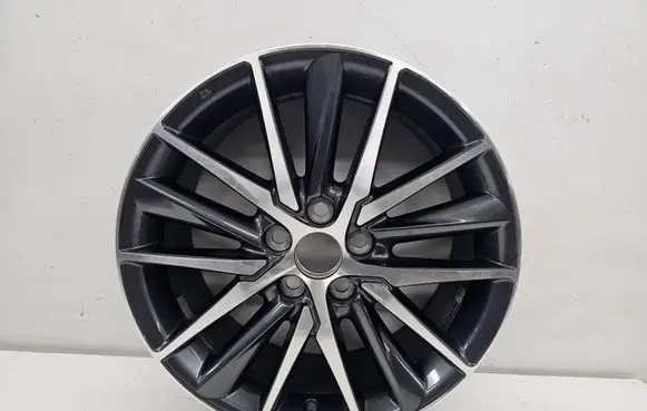 Toyota Camry R18 alloy rim 