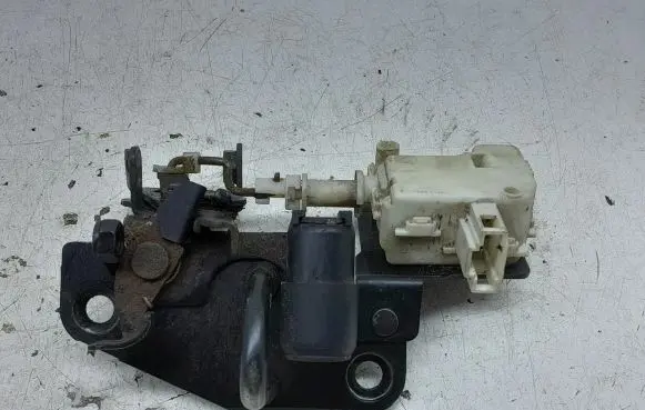 Skoda Fabia Mk1 (6Y) Tailgate/trunk/boot lock/catch/latch 6Y0827511A