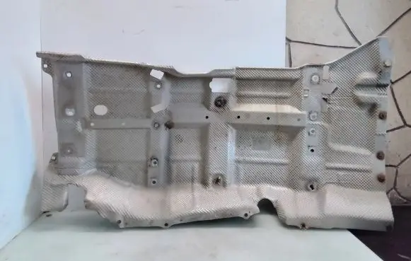 Volkswagen Transporter - Caravelle T5 Exhaust heat shield 7H1825671A