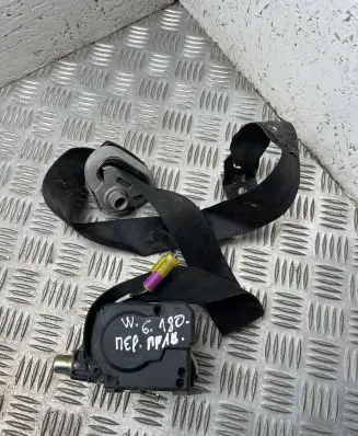 Volkswagen Golf IV Front seatbelt 1j4857706