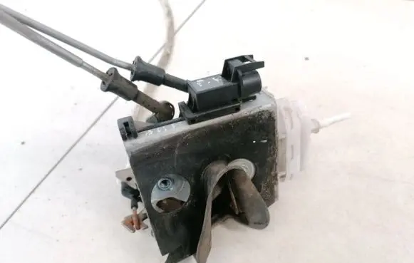 Audi A4 S4 B5 8D Front door lock
