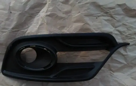 Renault Megane IV Front bumper lower grill